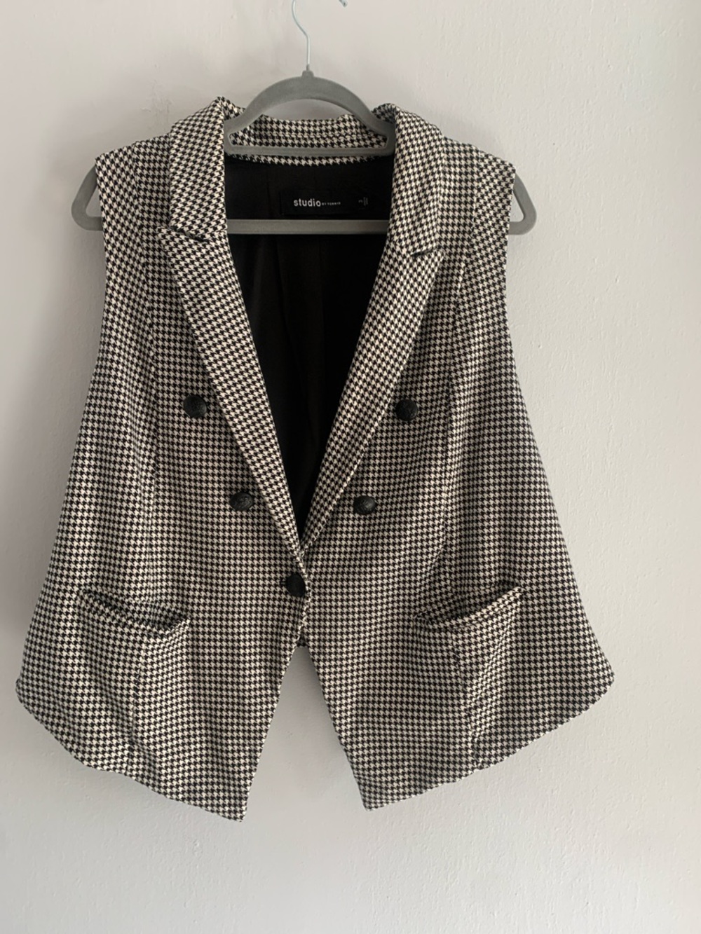 STUDIO BY TORRID Tailored Double-Breasted Houndstooth Vest in Black and White